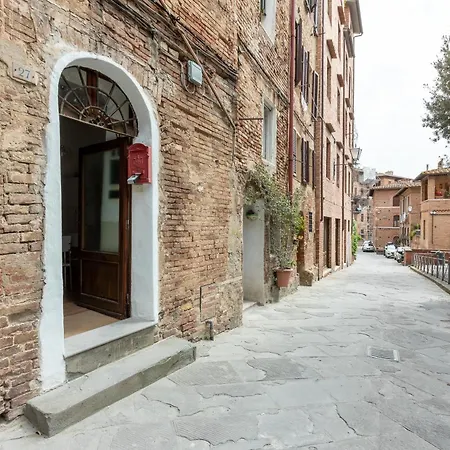 Nuova Sotto La Torre Del Mangia * Siena