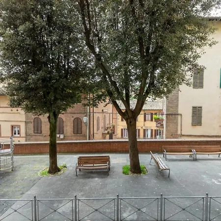 Nuova Sotto La Torre Del Mangia